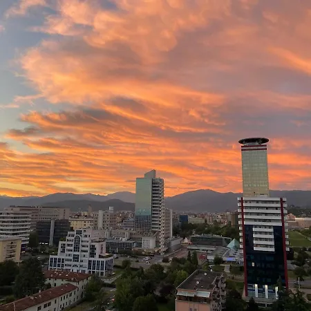 Panoramic Penthouse - Jacuzzi - Private Parking Appartement Brescia