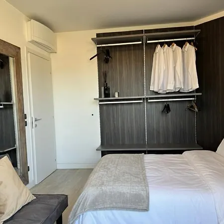 Panoramic Penthouse - Jacuzzi - Private Parking Brescia